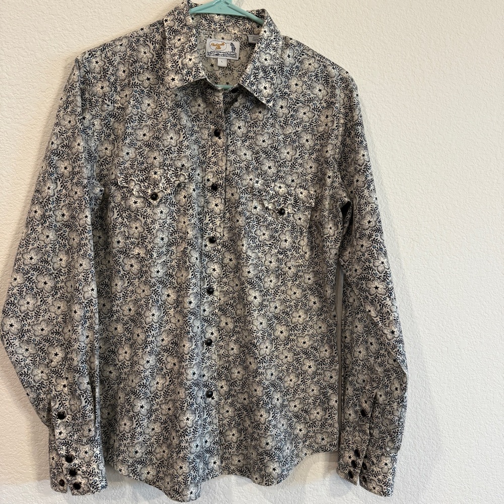 Women’s Pendleton Black and White Casual Button Down Shirt -Large